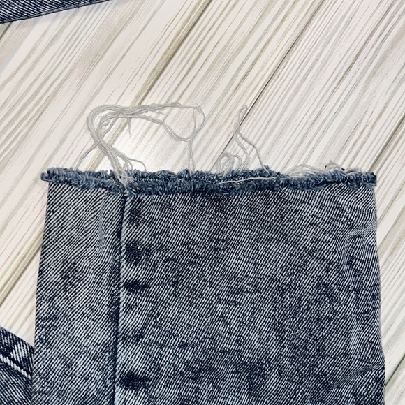 SO- High Rise Mom Jeans - Picture 4 of 4